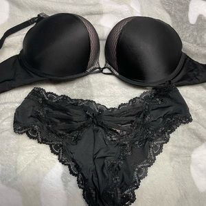 Victoria’s Secret bombshell bra 34D and boyshort panty M set.